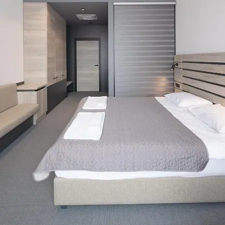 Aparthotel Super Seven *