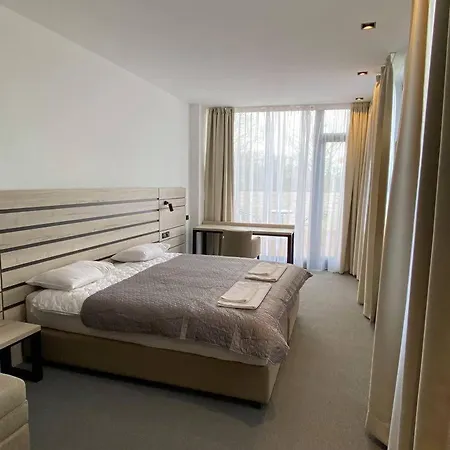 Super Seven ベオグラード