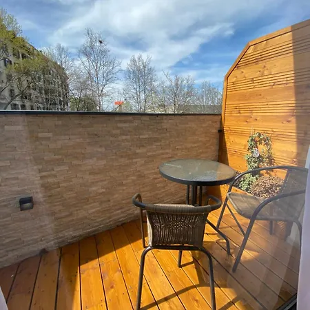 Super Seven アパートホテル 4*